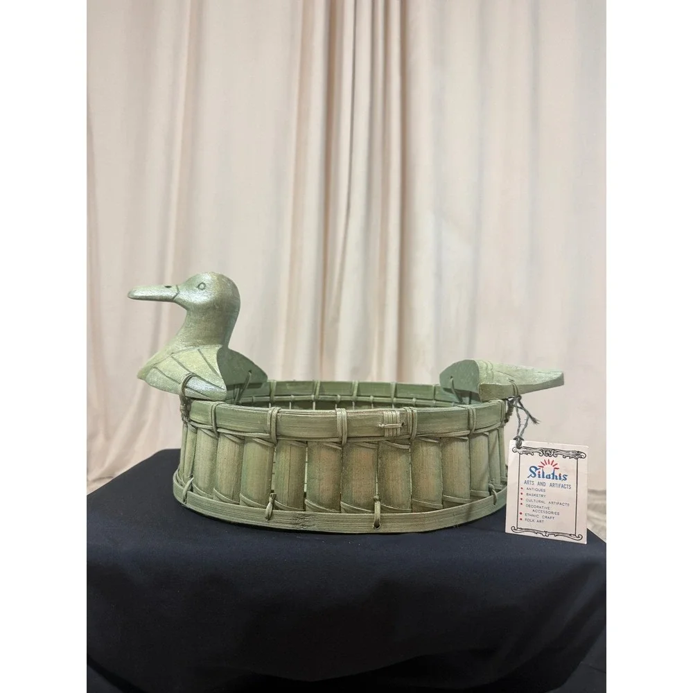 VTG Green Toyongan Duck Tray‎ Bamboo Rattan Basket Hand Carved Duck Finial